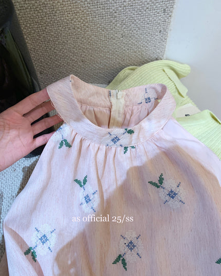 AS OFFICIAL Embroidered Floral Halter Top
