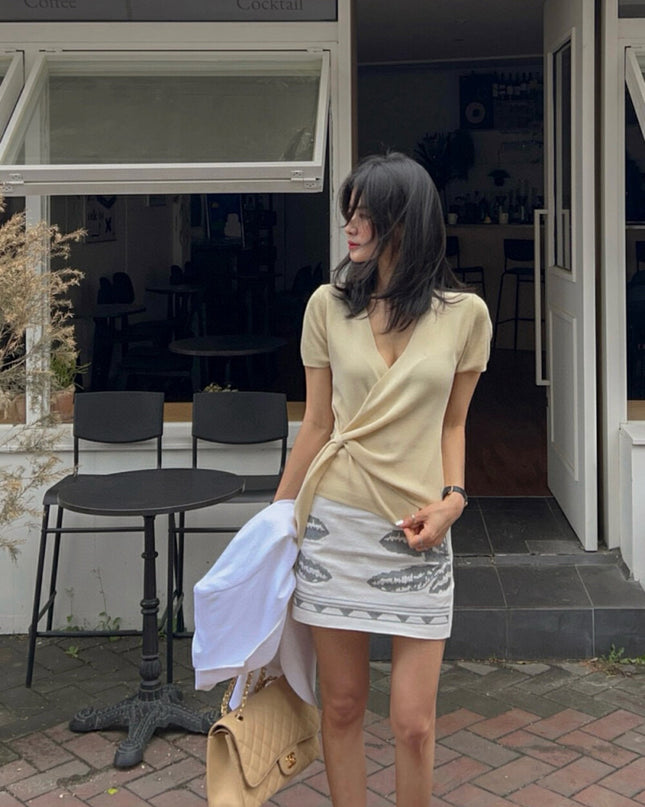 WGWE Korean Style V-Neck Cross Tie Short Sleeve Knit Top
