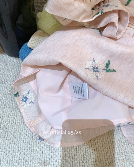 AS OFFICIAL Embroidered Floral Halter Top
