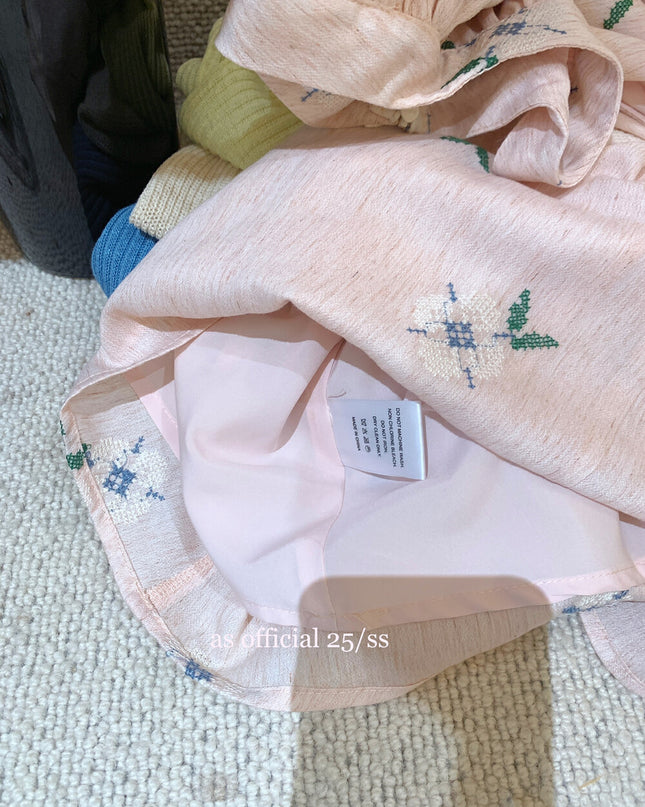 AS OFFICIAL Embroidered Floral Halter Top