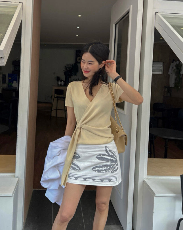 WGWE Korean Style V-Neck Cross Tie Short Sleeve Knit Top