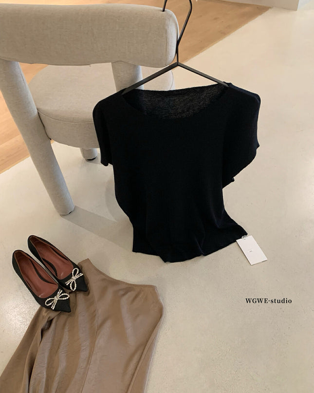 WGWE Off-Shoulder Knit Batwing Sleeve Top