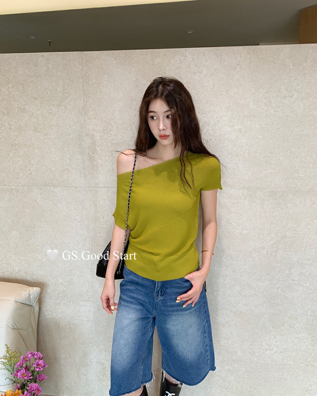GS.GOOD START Asymmetrical Shoulder Short Sleeve Top