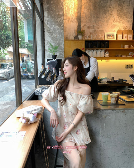 AS OFFICIAL Golden Butterfly Off-Shoulder Puff Sleeve Top