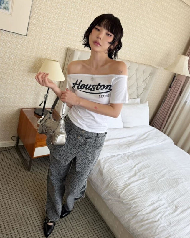 WG.WE Off-Shoulder Letter Print Slim Fit Tee