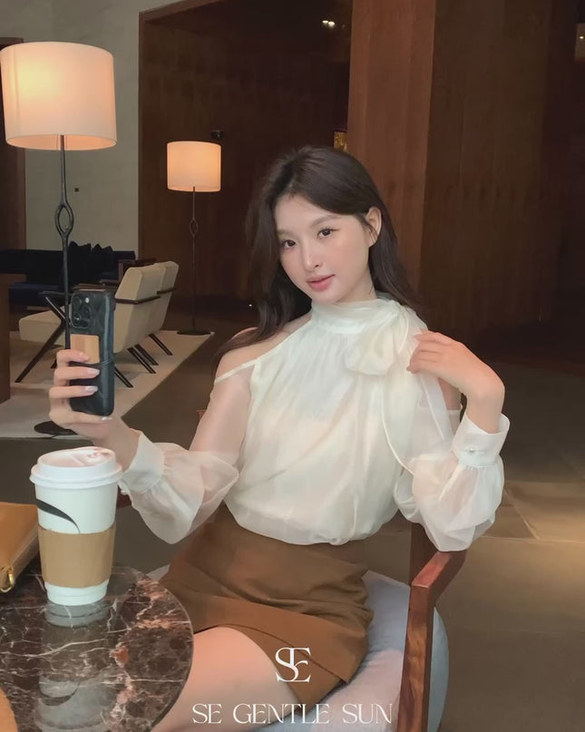 SE GENTLE SUN Elegant Lace Off-Shoulder Bow Blouse